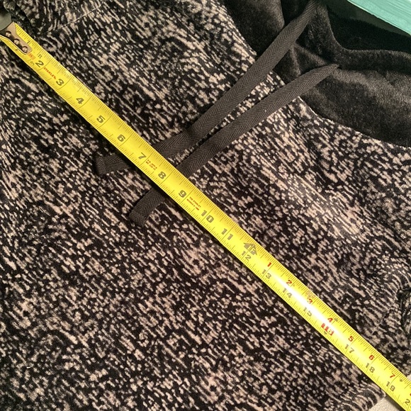 Sleepyheads cowlneck drawstring loungewear fleece pullover black and gray - Picture 7 of 8